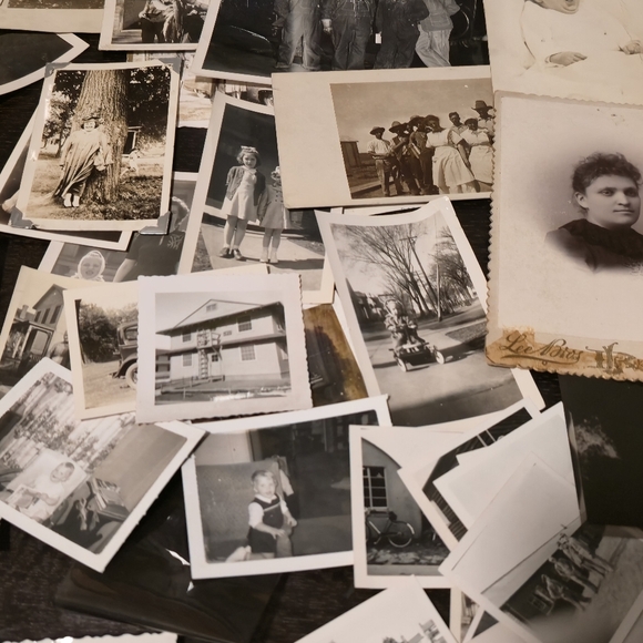 Vintage Black and White Photo Collection - Picture 15 of 16